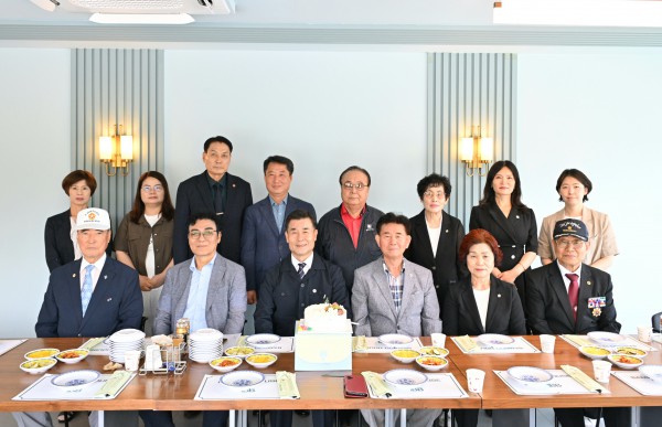 90b4fedc8f2d8519a5f30c7d3e7f2b5a_1782889009_6712.jpg